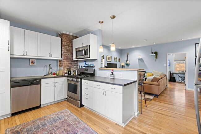 Building Photo - 358 14th St