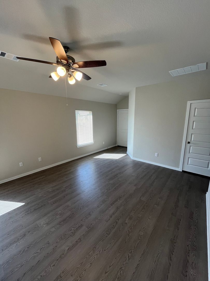 Building Photo - 25553 Blossom Ct