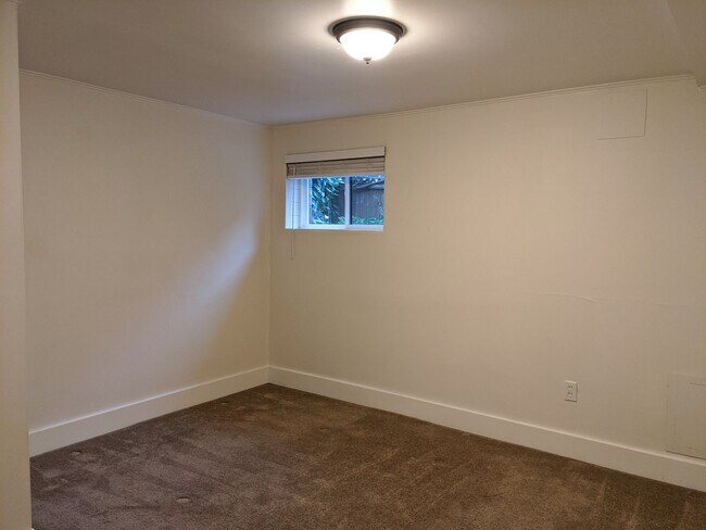 Building Photo - Elise Apartments