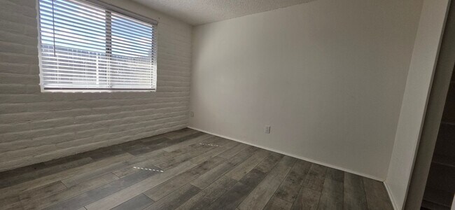 Building Photo - 2750 N Balboa Ave