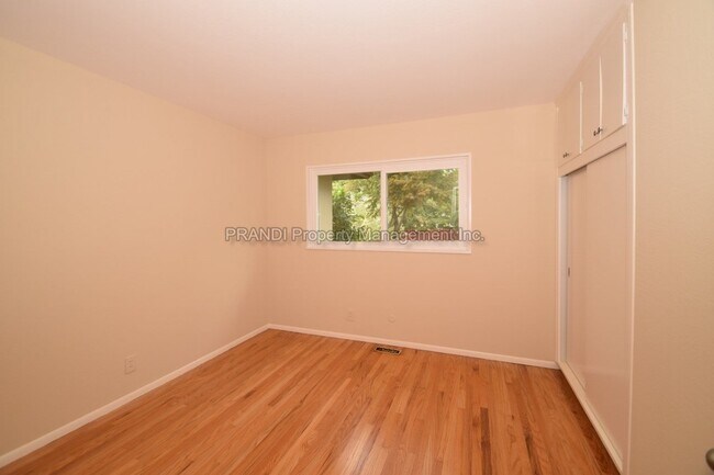 Building Photo - 436 Via Herbosa