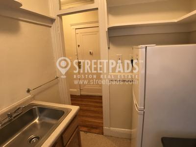 Building Photo - bedroom in Boston MA 02215