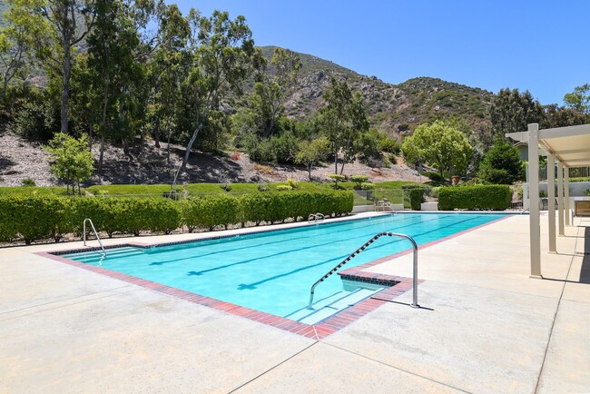 Building Photo - Great home in a Great the Camarillo Spring...