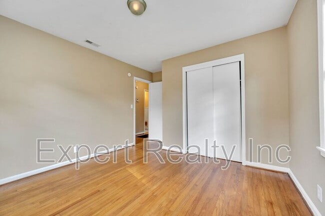 Building Photo - 1720 University Blvd