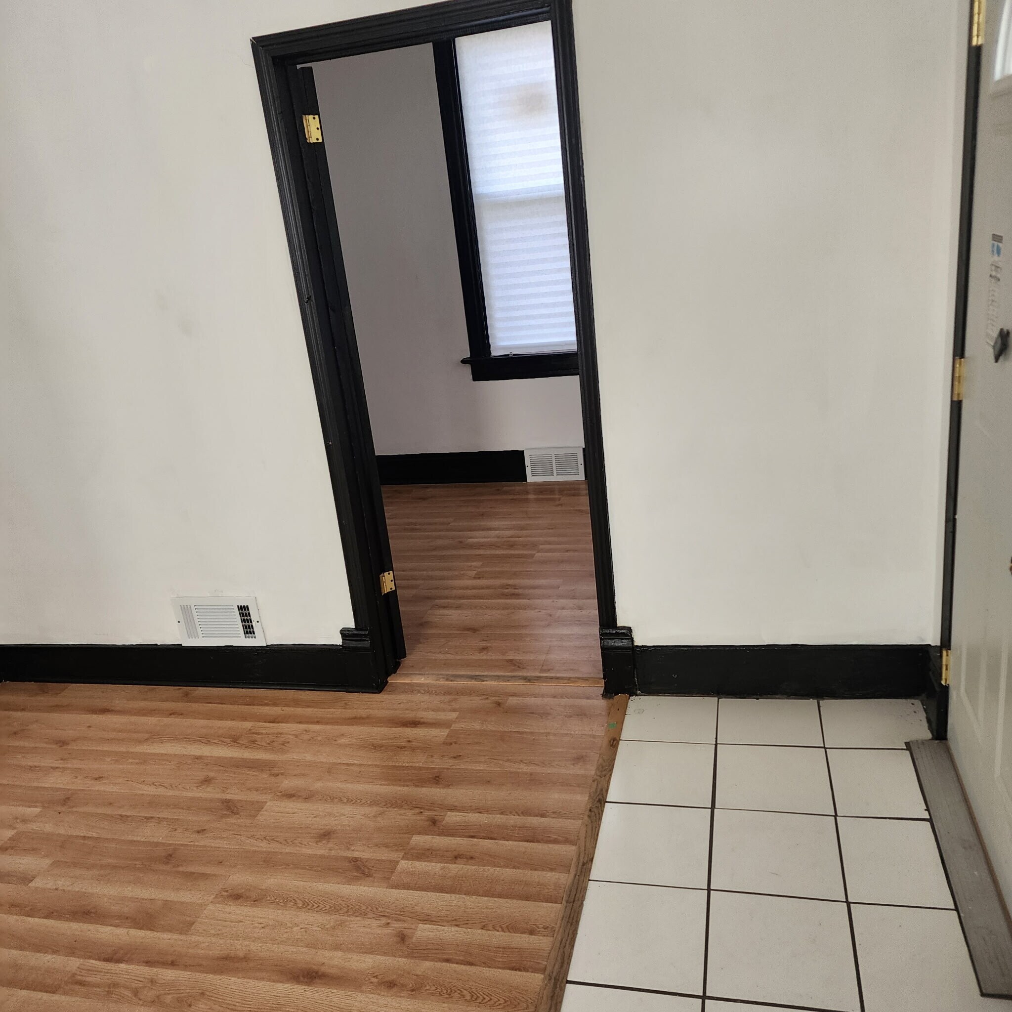 Building Photo - 1528 Thorn St