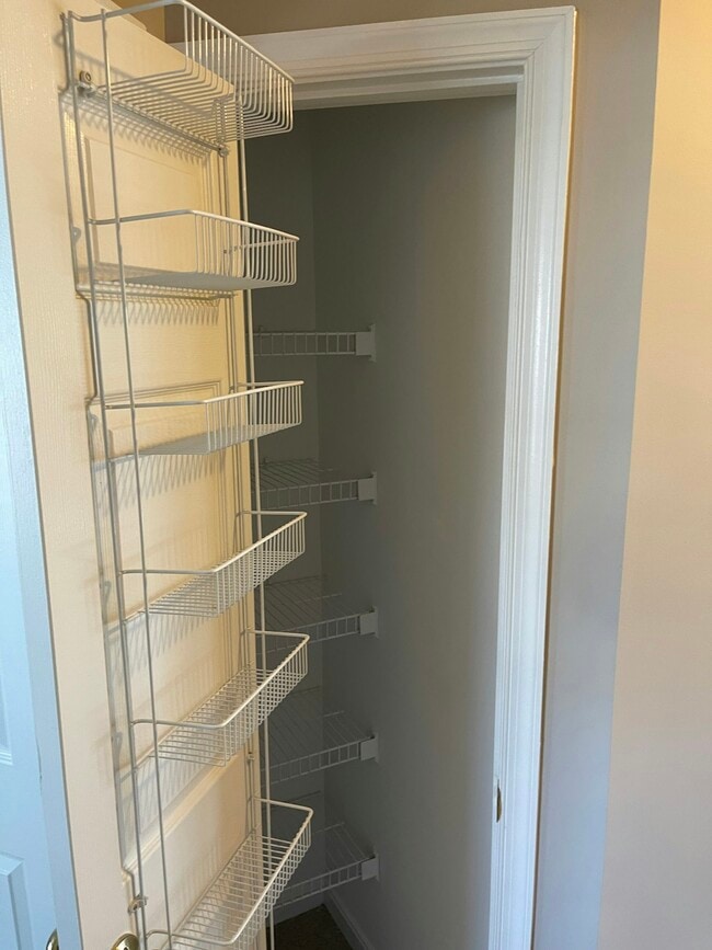 Building Photo - 16933 Toms River Loop