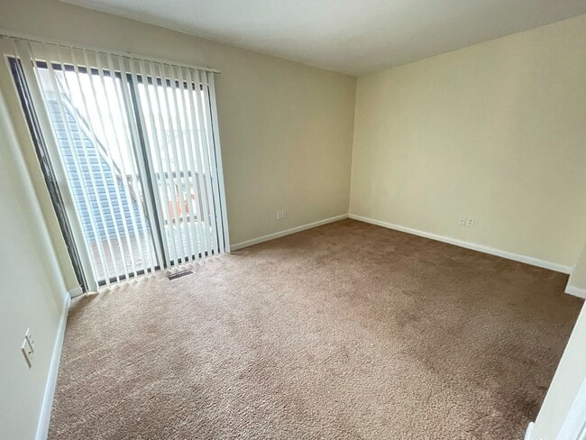 Building Photo - Spacious 3 bedroom in Finley Forest offers convenient location and neighborhood amenities