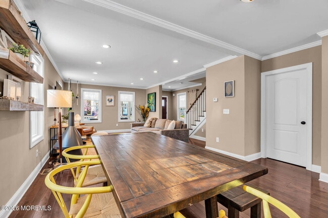 Building Photo - 510 Lareine Ave