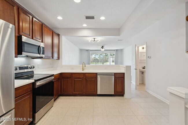 Building Photo - 13362 Stone Pond Dr