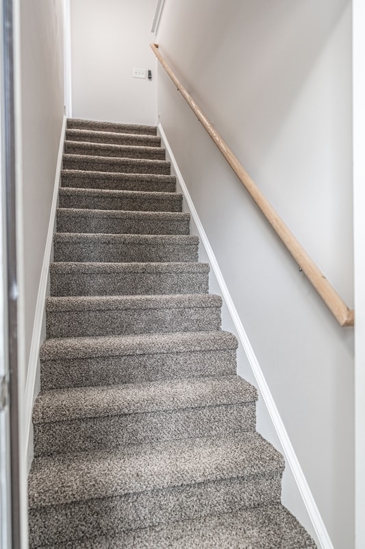 Building Photo - 135 Almond Dr