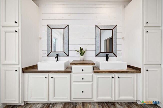 Building Photo - 2301 Wegner Rd