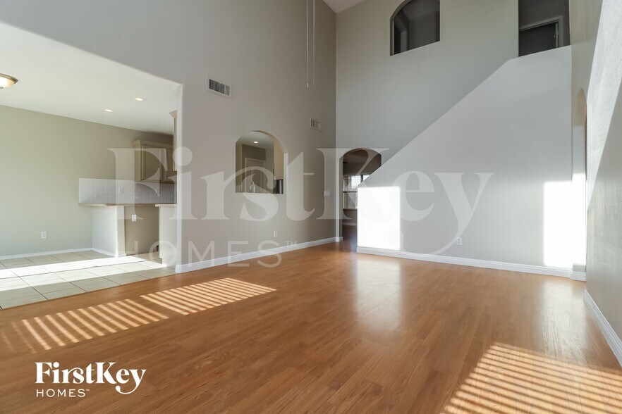 Building Photo - 25193 W Cranston Ln