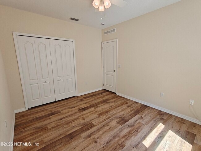 Building Photo - 223 Osprey Marsh Ln