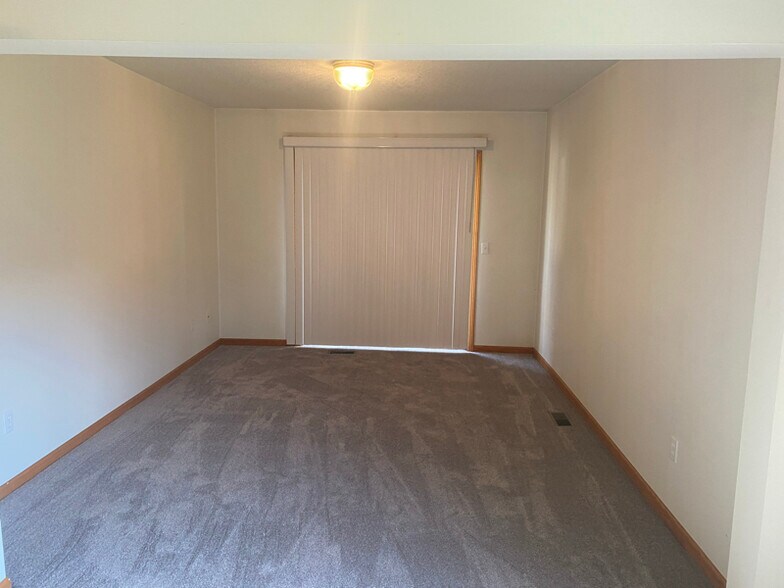 Building Photo - 604 Apple Hill Way