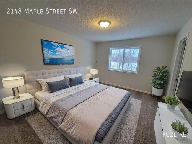 Building Photo - 2148 Maple St SW