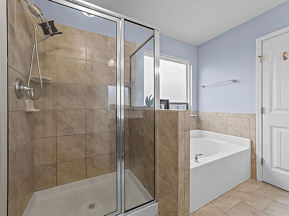 Building Photo - 59 Greenfield Ln