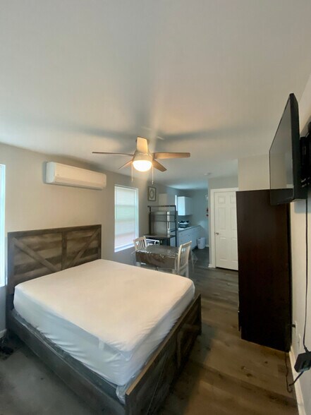 Building Photo - 2700 Keswick Ct