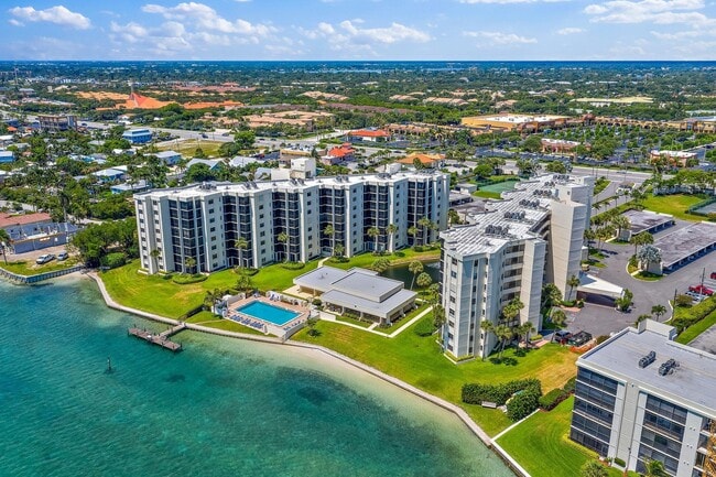 Building Photo - 19800 Sandpointe Bay Dr