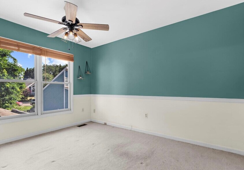 Building Photo - 20 Windwhisper Ln