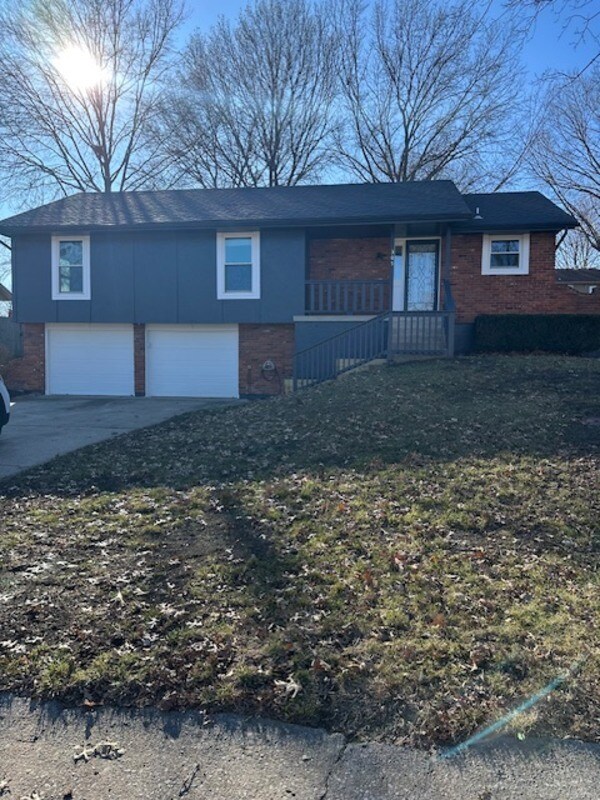 Building Photo - 305 SE 2 St