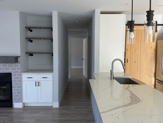 Building Photo - 6S018 Steeple Run Dr