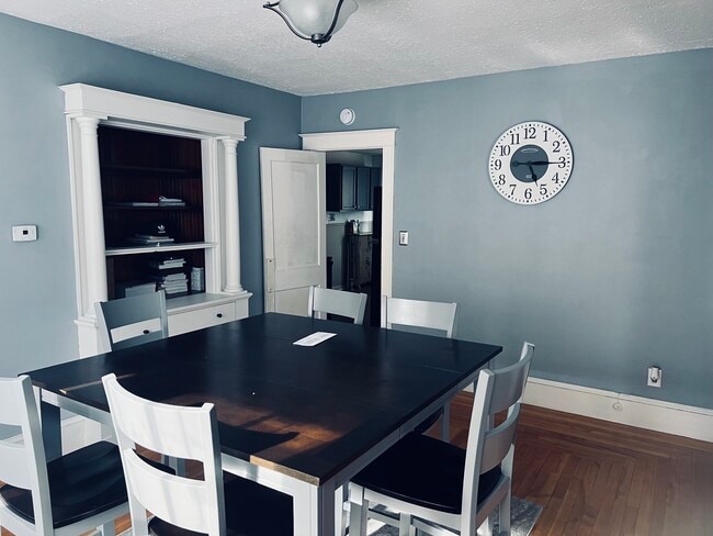 Building Photo - 214 Sabattus St