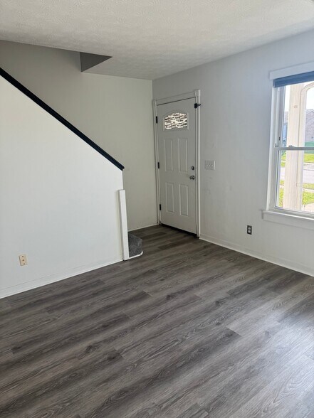 Building Photo - 260 Barley Cir