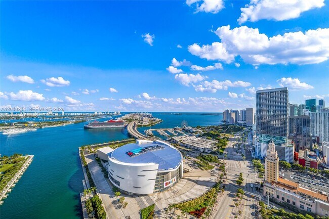 Building Photo - 888 Biscayne Blvd