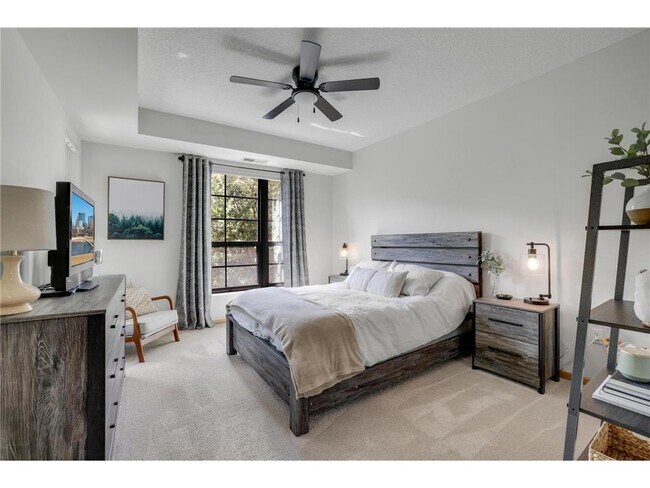 Building Photo - 2565 Franklin Ave