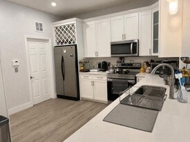 Building Photo - 5813 Eagle Cay Ln