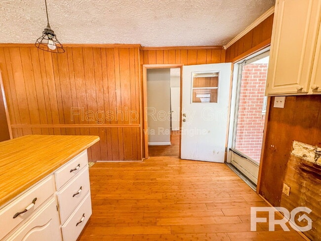 Building Photo - 124 Grant Dr