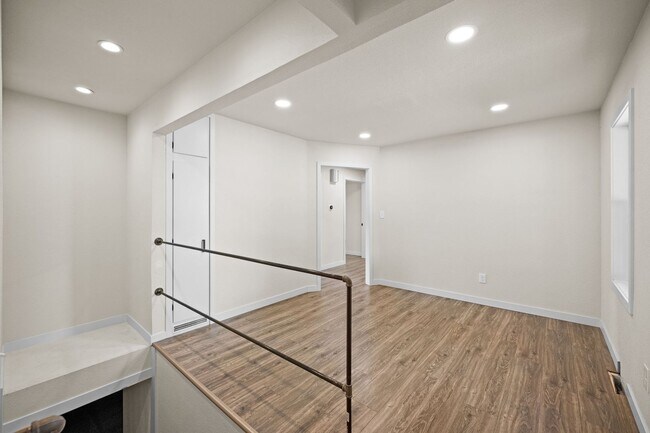 Building Photo - Gorgeous North Side Home With Shop!