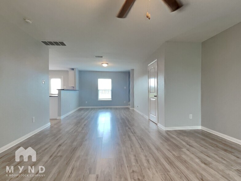 Building Photo - 5614 Rainbow Rd.