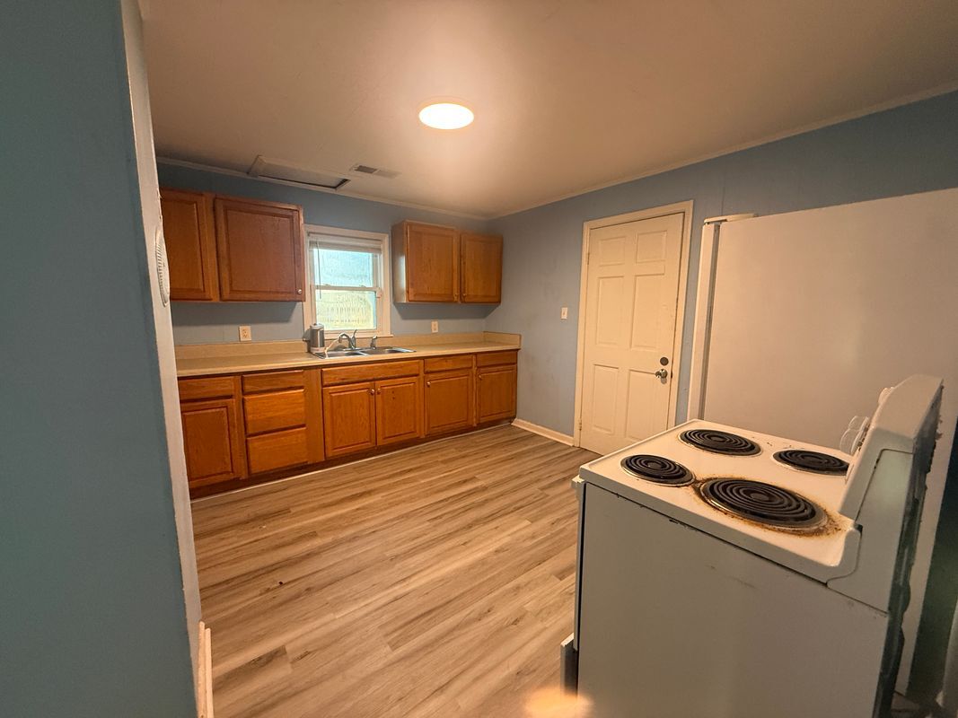 Building Photo - 706 Mcpherson St