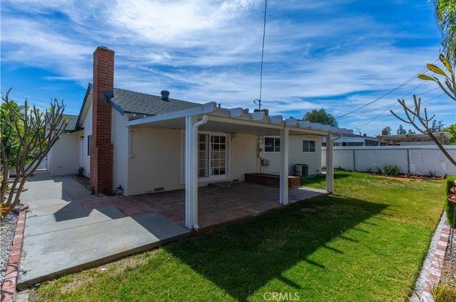 Building Photo - 15815 Silvergrove Dr