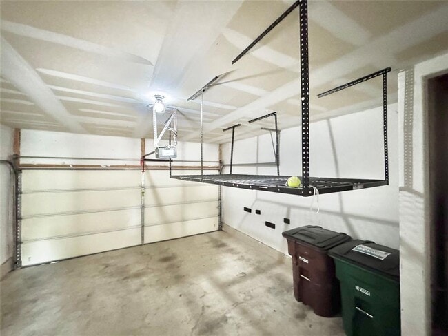 Building Photo - 1001 Zodiac Ln