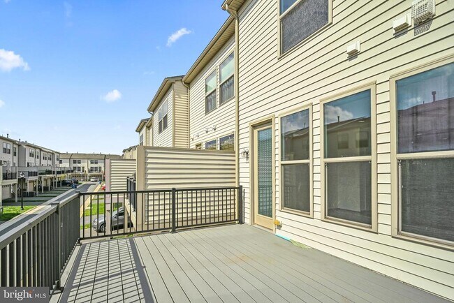 Building Photo - 23493 Adagio Terrace