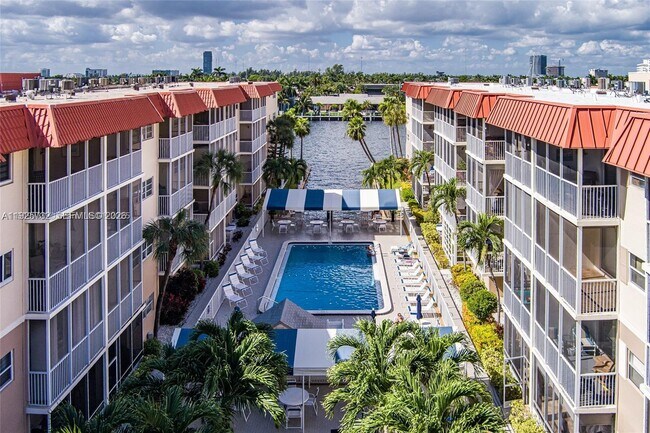 Building Photo - 2081 S Ocean Dr