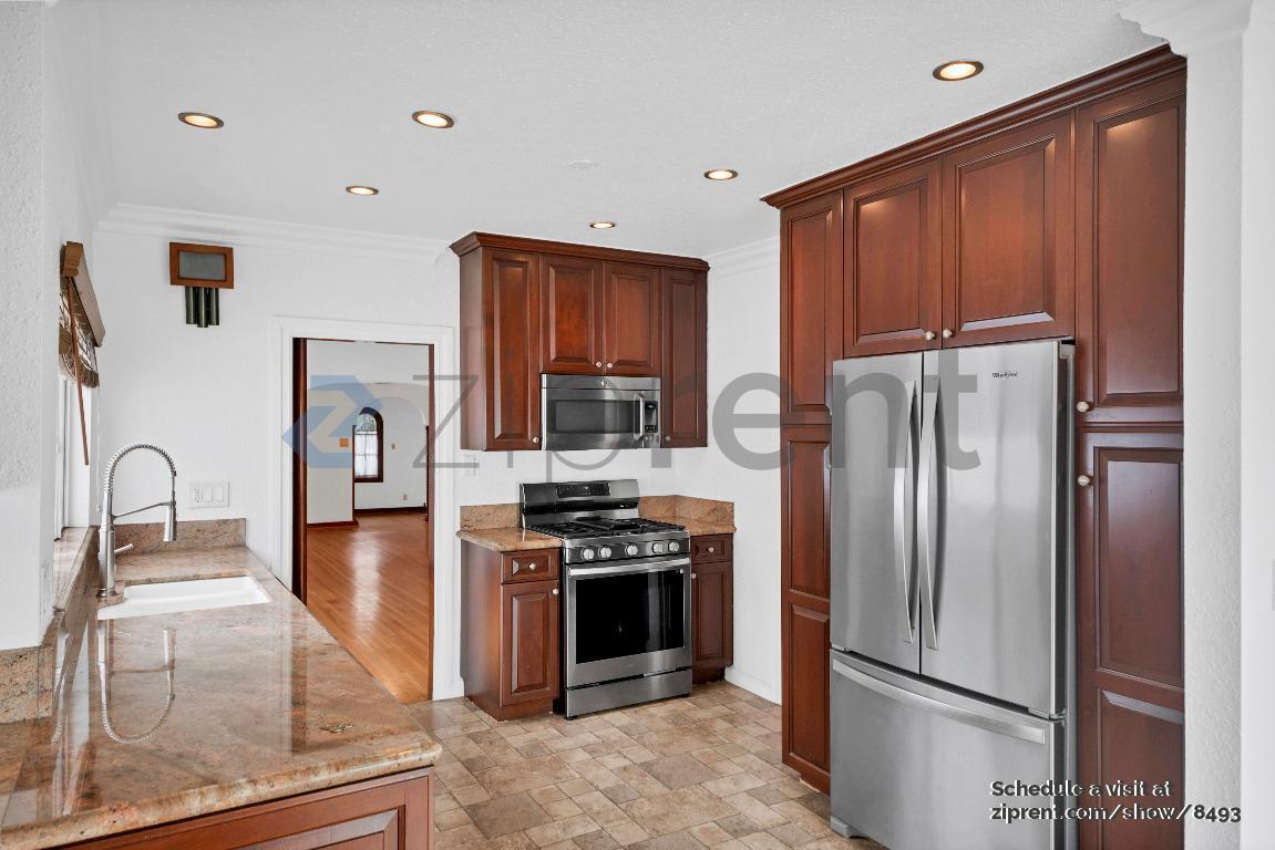 Building Photo - 603 S Mansfield Ave