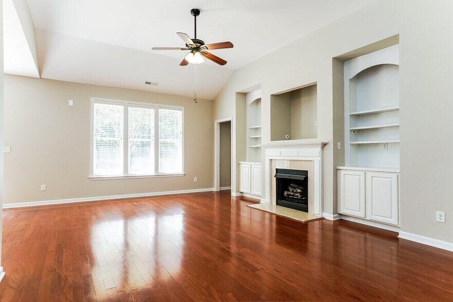 Building Photo - 236 Haywood Ln