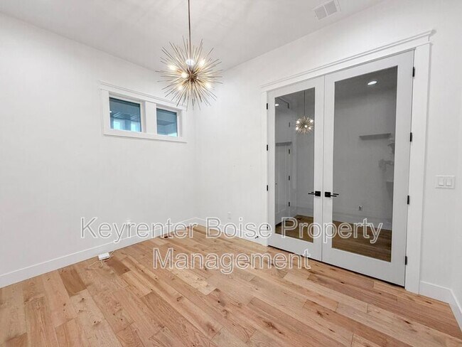 Building Photo - 9216 W Mirror Pond Dr