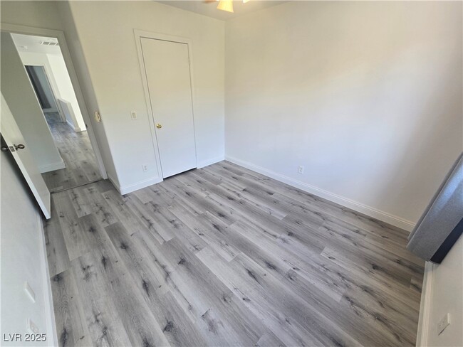 Building Photo - 9893 Canyon Peak Dr