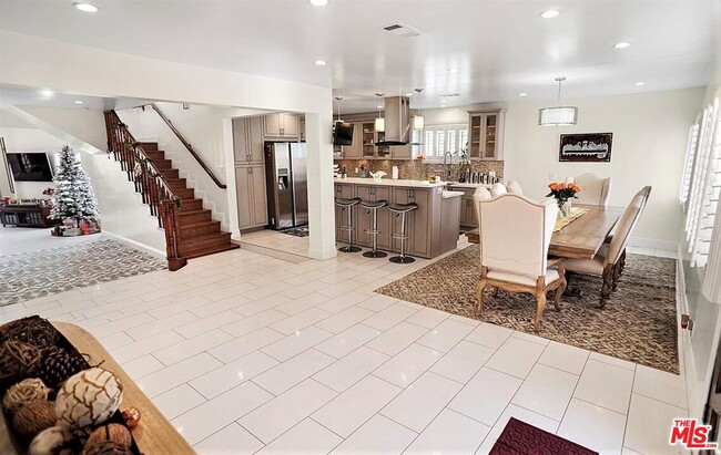 Building Photo - 3612 Tuller Ave