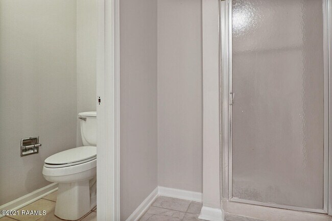 Building Photo - 145 Ambiance Cir