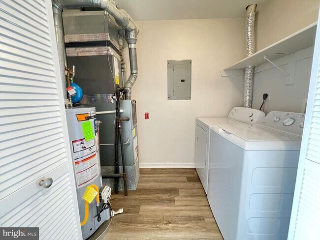 Building Photo - 1619 St Paul St