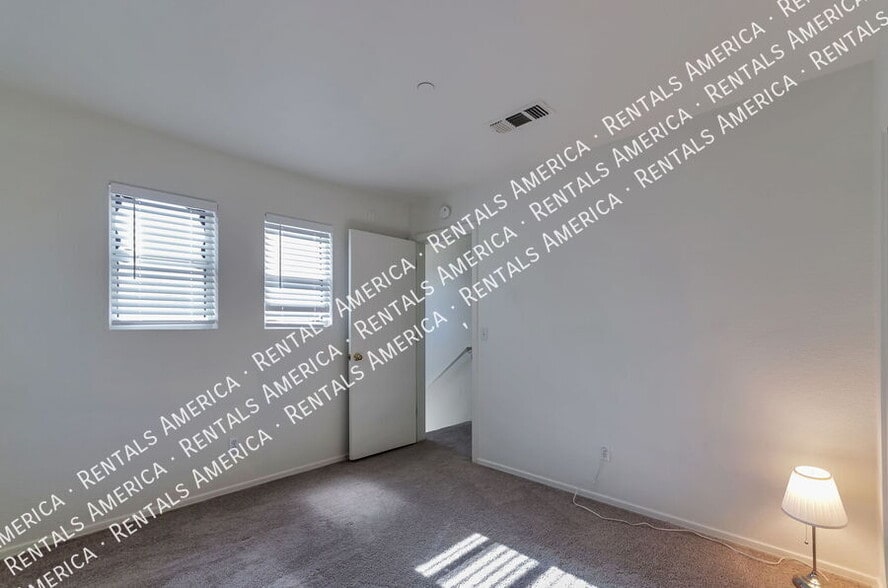 Building Photo - 3206 W Calle De Manzanillo