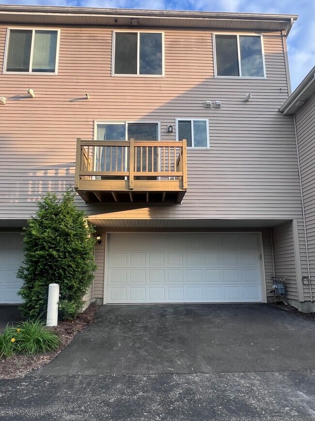 Building Photo - 1716 Windward Dr