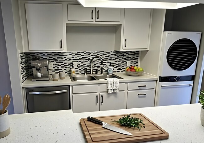 Building Photo - 14333 Memorial Dr