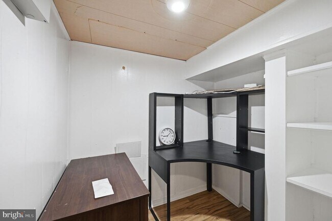 Building Photo - 7676 Helmsdale Pl