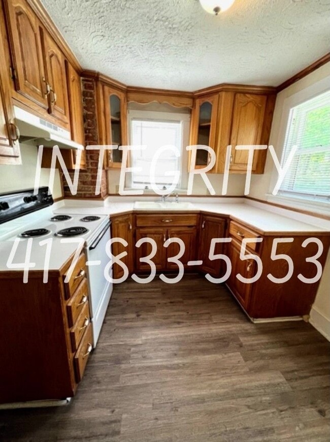 Building Photo - 1130 W. Atlantic; Springfield - Two Story - Three Bedroom, One & Half Bath, Unfinished Basement